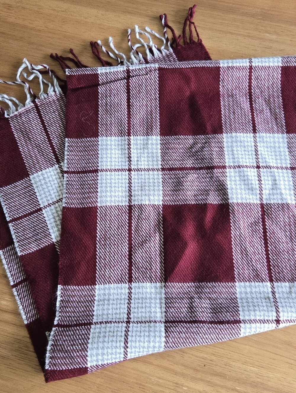 maroon white plaid scarf | one size